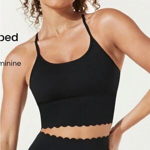 Glowmode scalloped sports bra